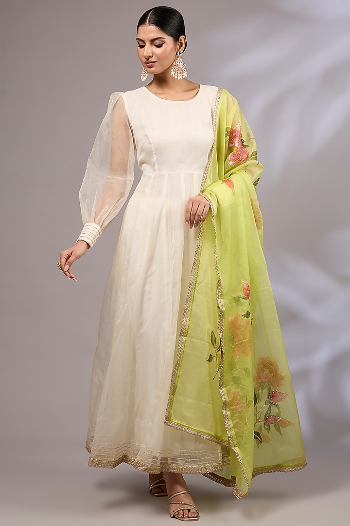 Off-White Organza Gota-Patti Work Party Wear Anarkali Set by Priyanka Jha at Pernia's Pop Up Shop