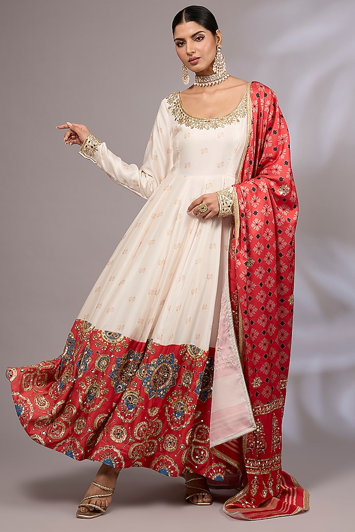 Off-White Modal Silk Printed & Embroidered Wedding Anarkali Set by Priyanka Jha at Pernia's Pop Up Shop