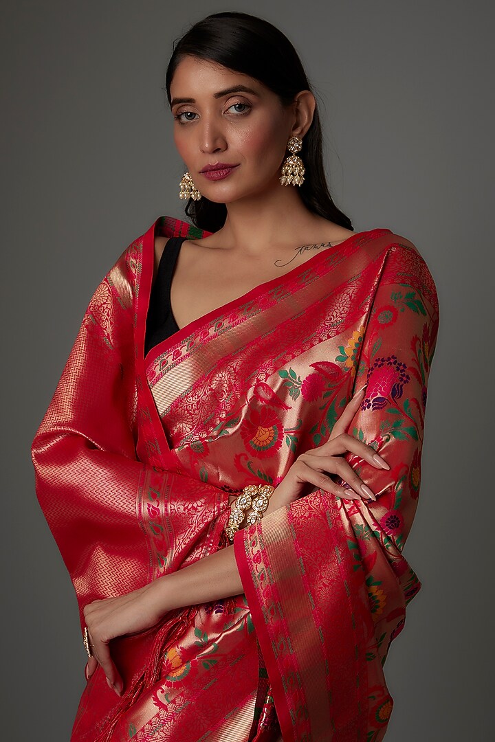 Red Brocade Banarasi Party Wear Saree Set by Priyanka Jha at Pernia's Pop Up Shop