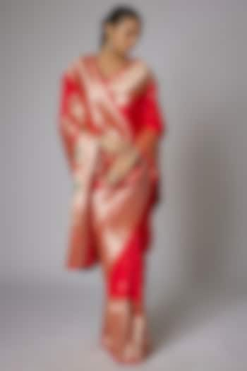 Red Blended Silk Paithani Saree Set by Priyanka Jha at Pernia's Pop Up Shop