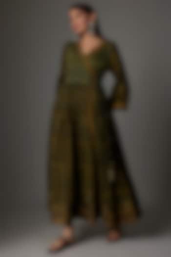 Olive Green Pure Chanderi Angrakha Kurta Set by Priyanka Jha at Pernia's Pop Up Shop