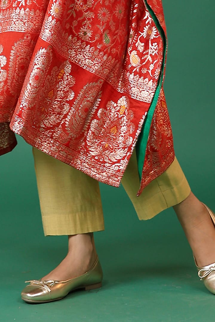 Red Banarasi & Dola Silk Embroidered Kaftan Set by Priyanka Jha at Pernia's Pop Up Shop