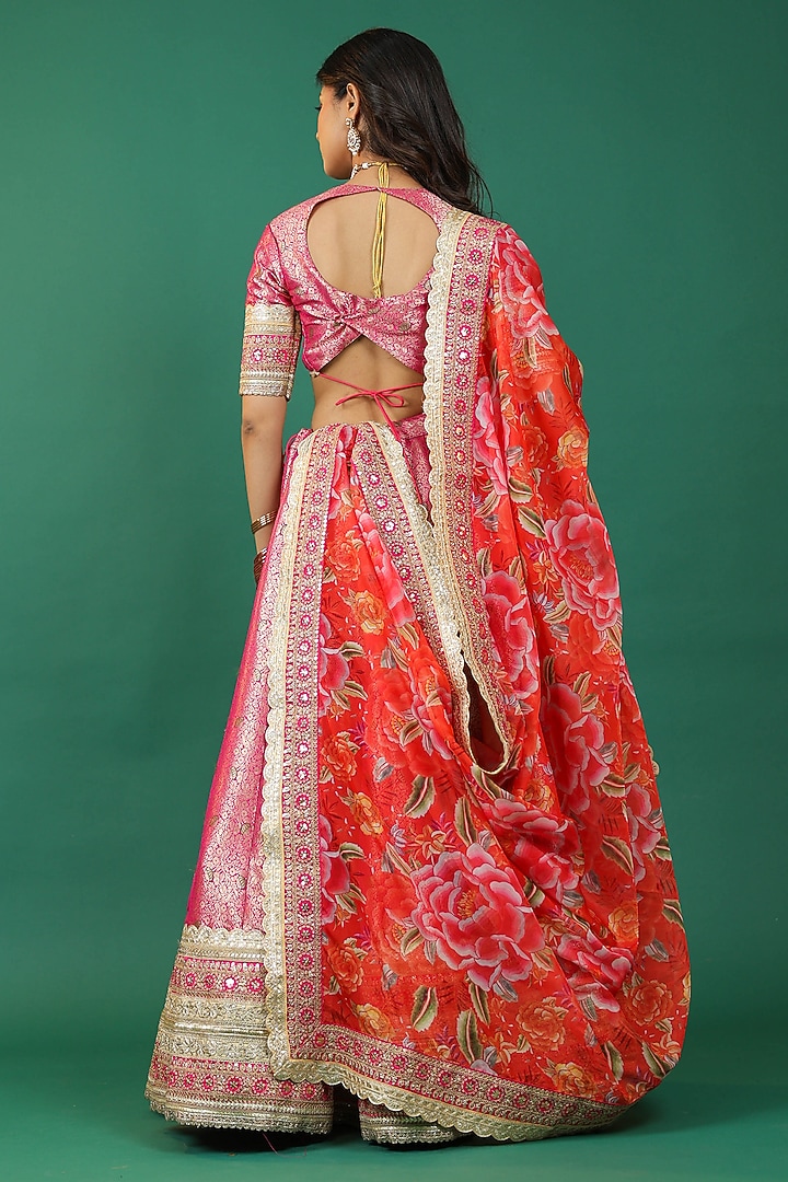 Pink Banarasi Embroidered Wedding Lehenga Set by Priyanka Jha at Pernia's Pop Up Shop