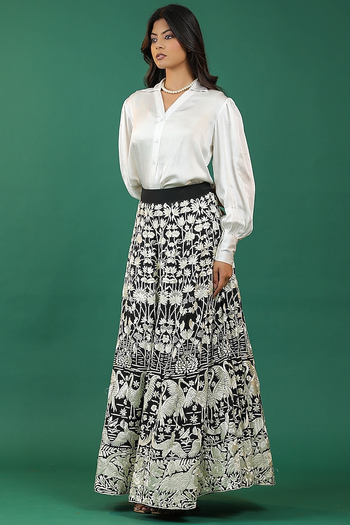 Black Pure Silk Hand Embroidered Bridal Lehenga Set by Priyanka Jha at Pernia's Pop Up Shop