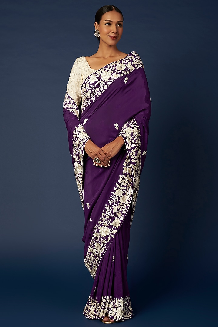 Mauve Hand Embroidered Reception Saree Set by Priyanka Jha at Pernia's Pop Up Shop