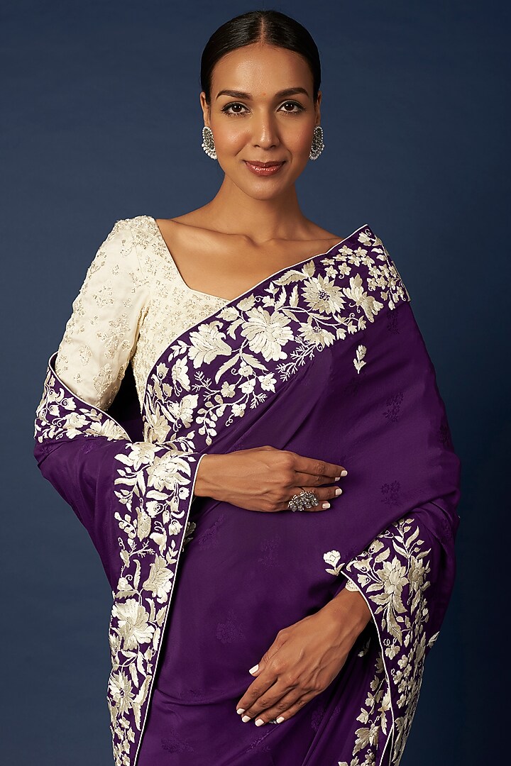 Mauve Hand Embroidered Reception Saree Set by Priyanka Jha at Pernia's Pop Up Shop