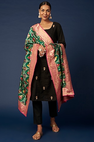 Black Hand Embroidered Kurta Set by Priyanka Jha