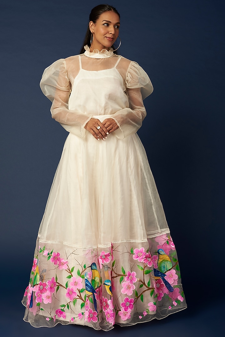 White Hand Painted Wedding Lehenga Set by Priyanka Jha at Pernia's Pop Up Shop