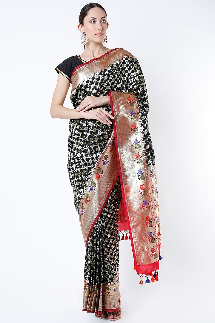 Black Soft Silk Banarasi Paithani Work Saree Set by Priyanka Jha at Pernia's Pop Up Shop