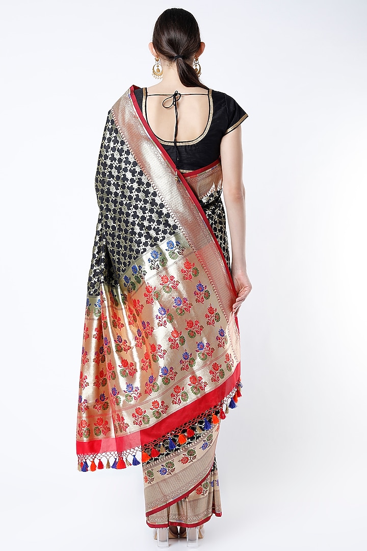 Black Soft Silk Banarasi Paithani Work Party Wear Saree Set by Priyanka Jha at Pernia's Pop Up Shop
