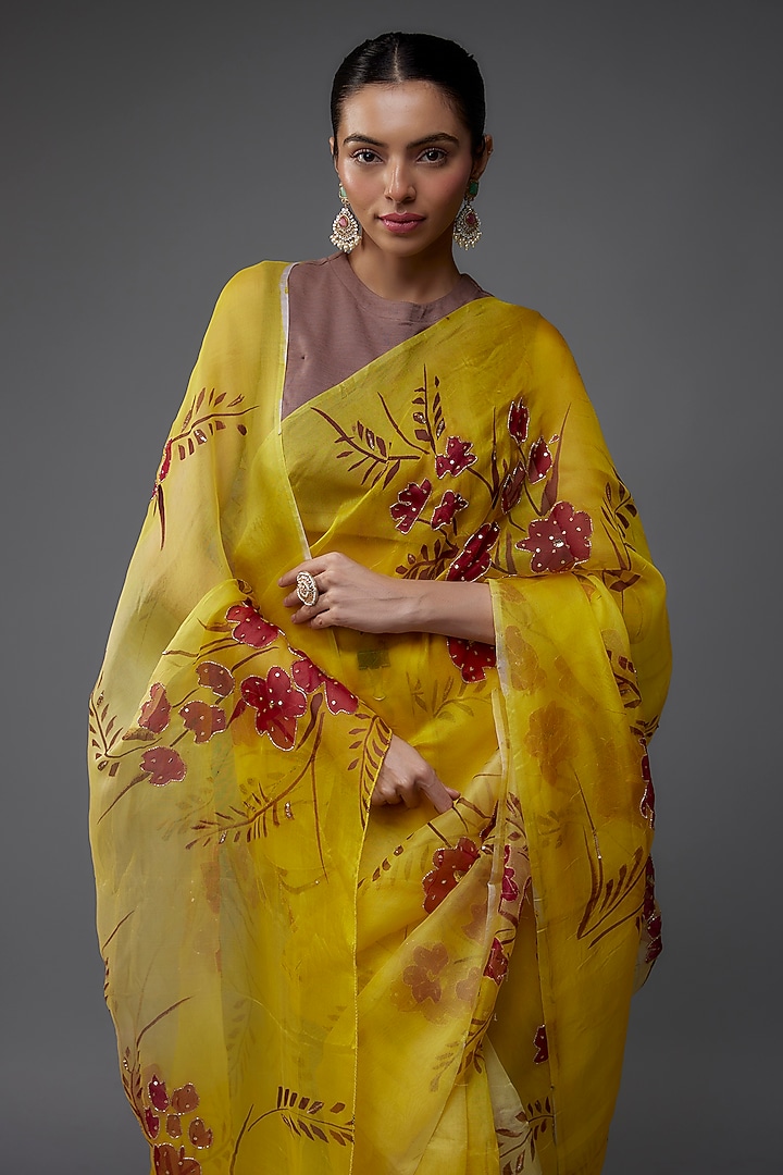 Haldi Yellow Silk Organza Hand Painted & Hand Embroidered Party Wear Saree Set by Priyanka Jha at Pernia's Pop Up Shop