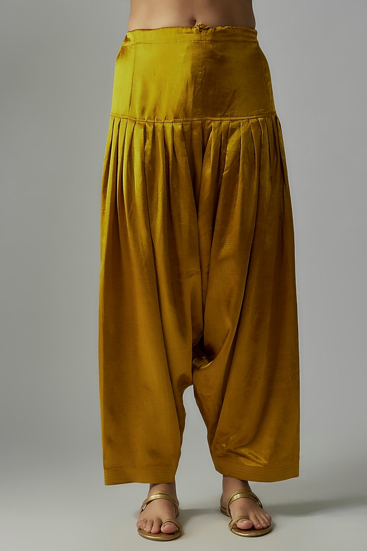 Mustard Modal Silk Hand Embroidered Kaftan Kurta Set by Priyanka Jha at Pernia's Pop Up Shop
