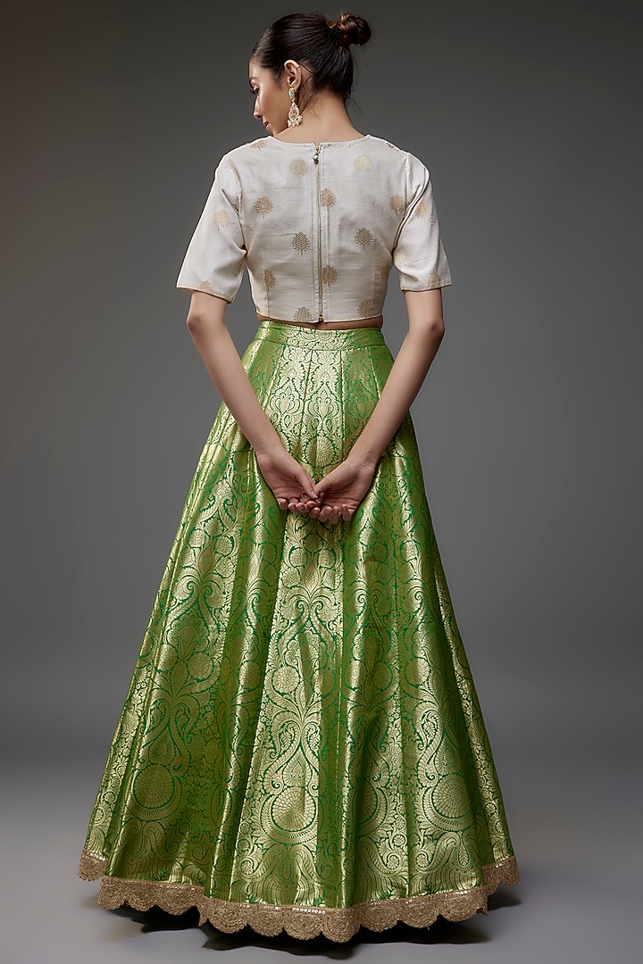 Green Brocade Banarasi Wedding Lehenga Set by Priyanka Jha at Pernia's Pop Up Shop