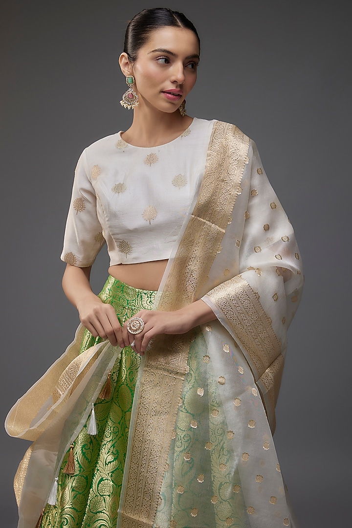 Green Brocade Banarasi Wedding Lehenga Set by Priyanka Jha at Pernia's Pop Up Shop