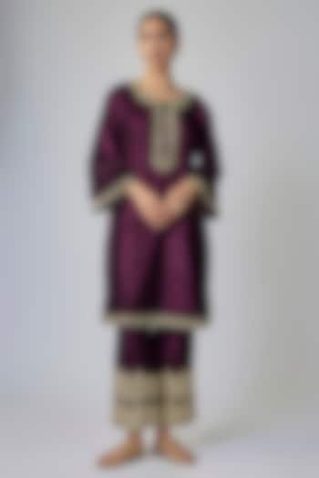 Dark Purple Velvet Dori Hand Embroidered Kurta Set by Priyanka Jha at Pernia's Pop Up Shop