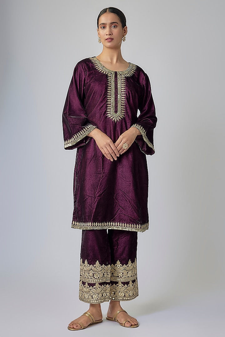 Dark Purple Velvet Dori Hand Embroidered Kurta Set by Priyanka Jha at Pernia's Pop Up Shop