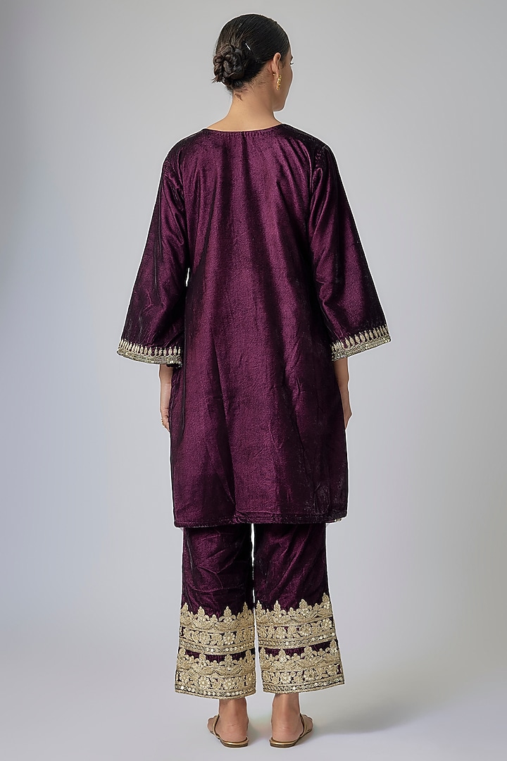 Dark Purple Velvet Dori Hand Embroidered Kurta Set by Priyanka Jha at Pernia's Pop Up Shop