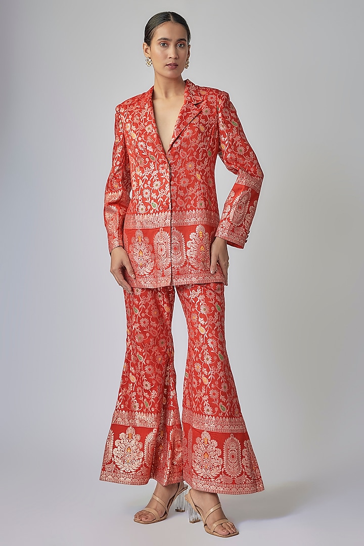 Vermillion Red Banarasi Brocade Co-Ord Set by Priyanka Jha at Pernia's Pop Up Shop