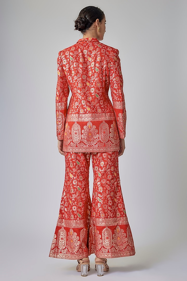 Vermillion Red Banarasi Brocade Co-Ord Set by Priyanka Jha at Pernia's Pop Up Shop
