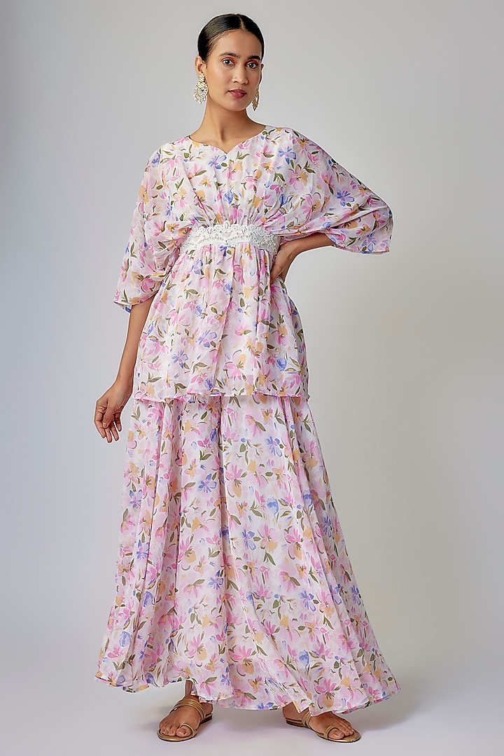 Off-White Georgette Floral Digital Printed Co-Ord Set by Priyanka Jha at Pernia's Pop Up Shop