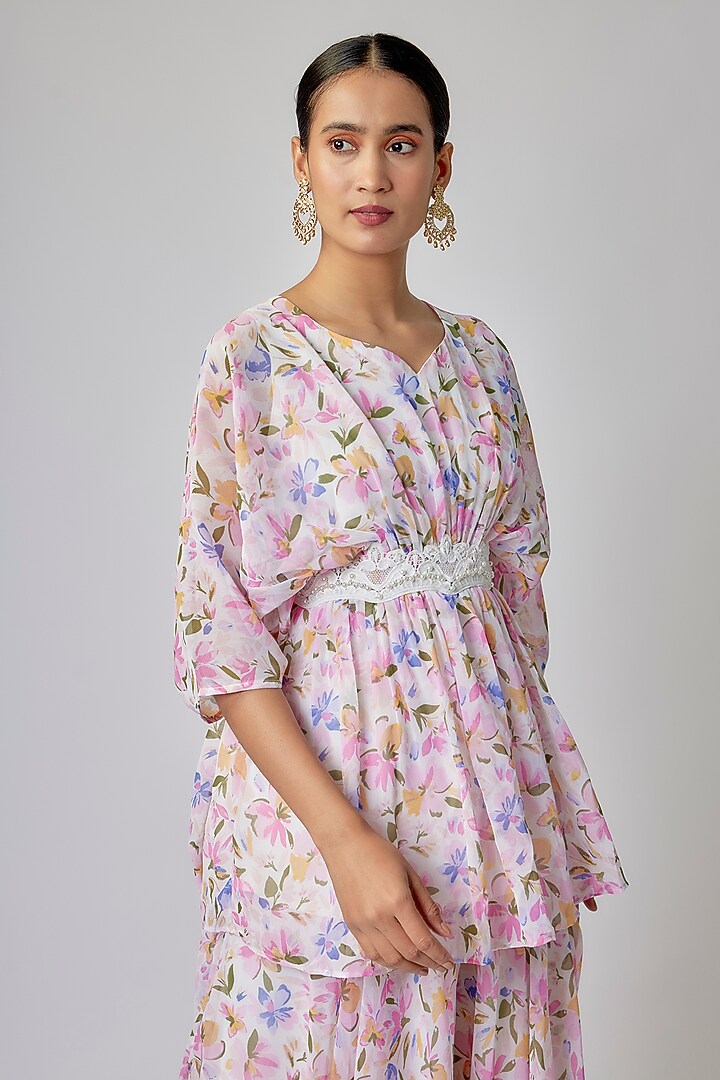 Off-White Georgette Floral Digital Printed Co-Ord Set by Priyanka Jha at Pernia's Pop Up Shop