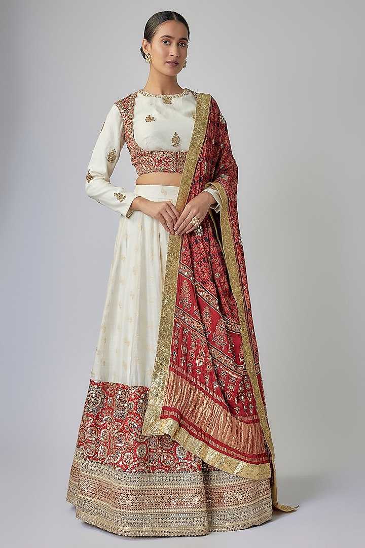 Off-White & Red Banarasi Chanderi Ajrakh Zari Hand Embroidered Wedding Lehenga Set by Priyanka Jha at Pernia's Pop Up Shop