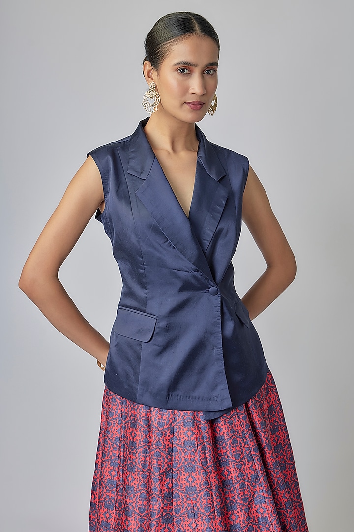 Magenta & Blue Modal Satin Digital Printed Lehenga Set by Priyanka Jha at Pernia's Pop Up Shop