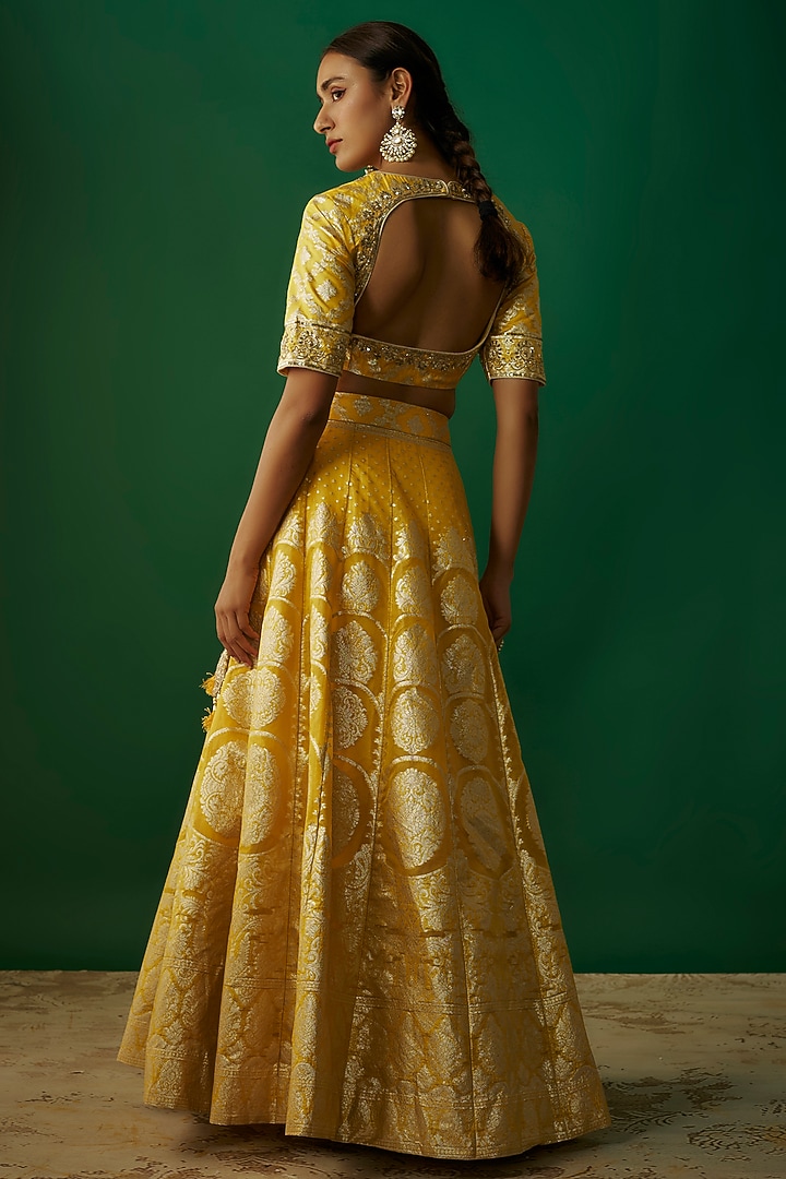 Turmeric Yellow Banarasi Organza Hand Embroidered Wedding Lehenga Set by Priyanka Jha at Pernia's Pop Up Shop
