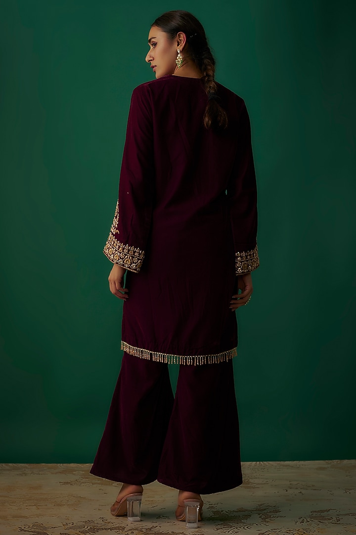 Dark Wine Velvet Hand Embroidered Kurta Set by Priyanka Jha at Pernia's Pop Up Shop