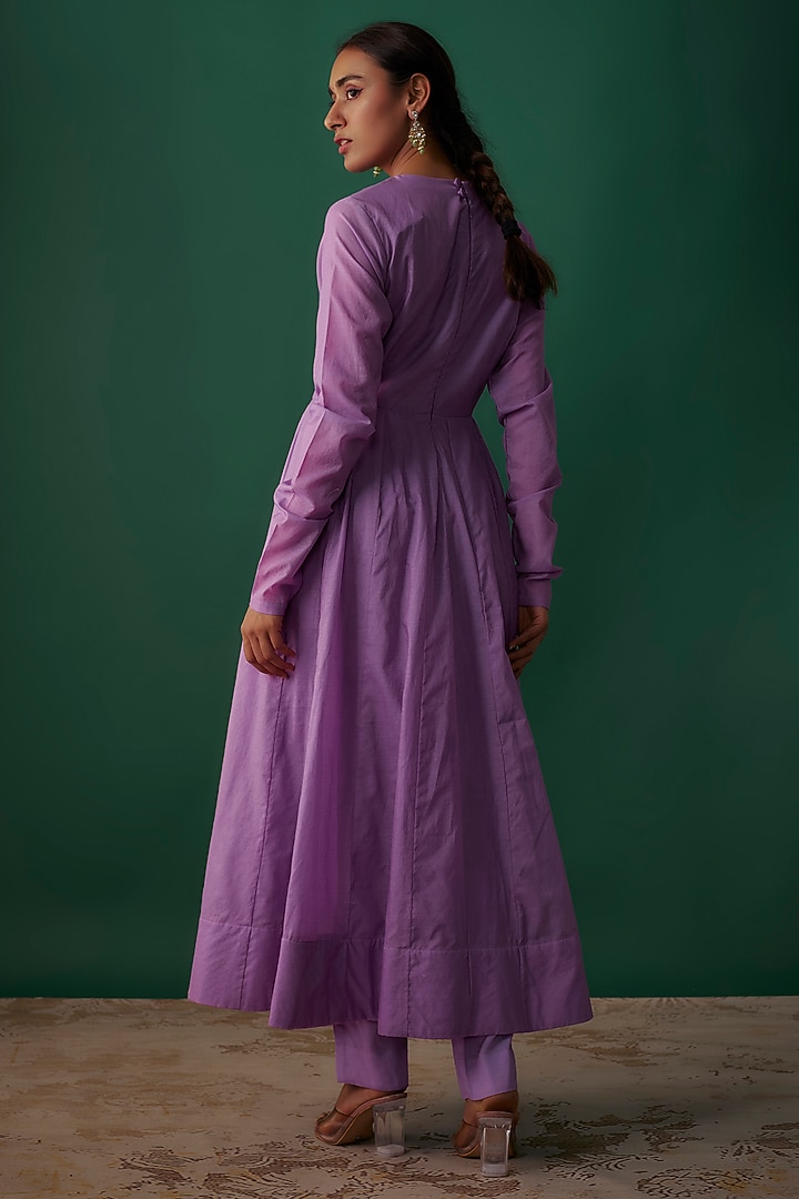 Lilac Chanderi Silk Hand Embroidered Party Wear Anarkali Set by Priyanka Jha at Pernia's Pop Up Shop