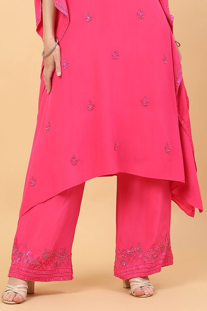 Fuchsia Pink Sheesha Silk Sequins Embroidered Kaftan Set by Priyanka Jain at Pernia's Pop Up Shop
