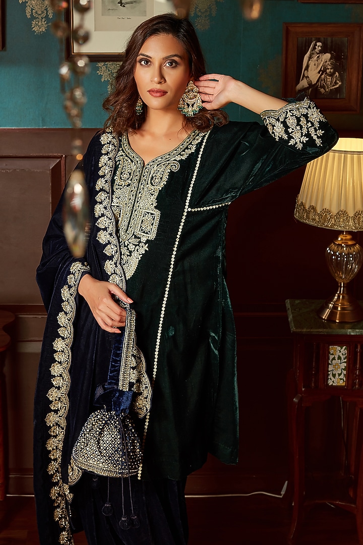 Bottle Green Velvet Aari Work Kurta Set by Priyanka Jain at Pernia's Pop Up Shop