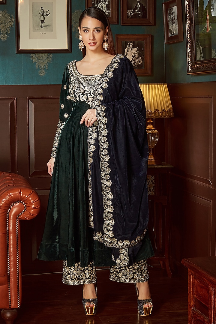 Bottle Green Velvet Sequins & Aari Embroidered Wedding Anarkali Set by Priyanka Jain at Pernia's Pop Up Shop