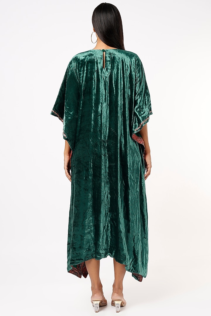 Emerald Green Hand Embroidered Kaftan by Priyanka Jha at Pernia's Pop Up Shop