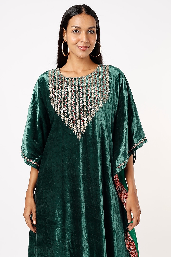 Emerald Green Hand Embroidered Kaftan by Priyanka Jha at Pernia's Pop Up Shop