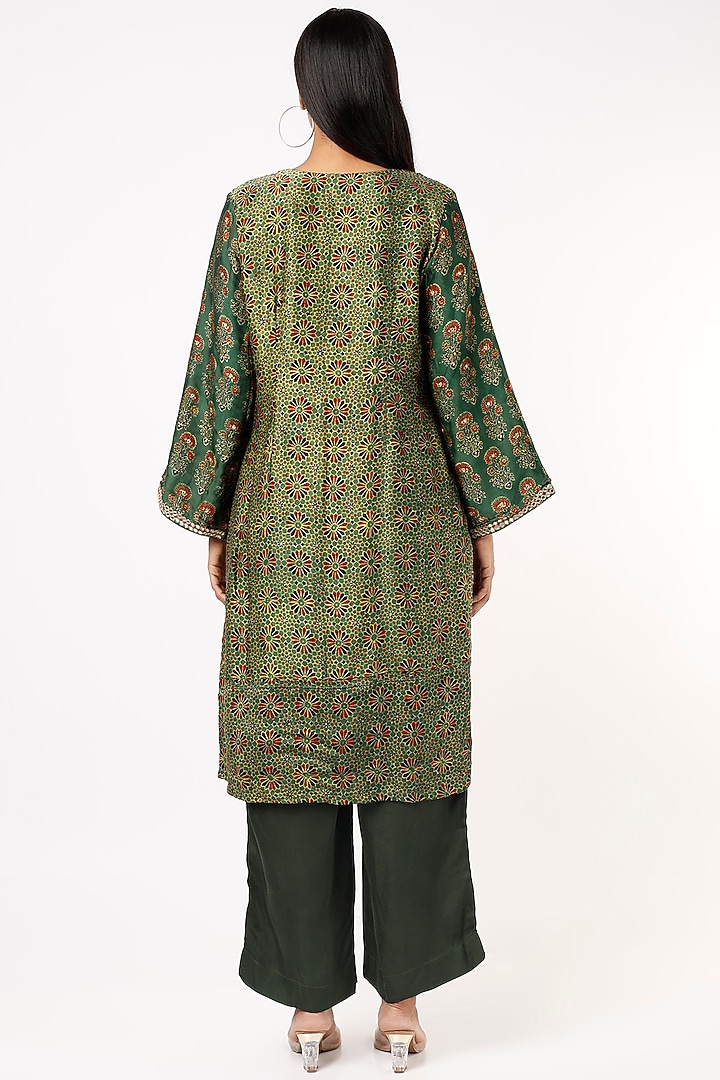 Emerald Green Block Printed Kurta Set by Priyanka Jha at Pernia's Pop Up Shop