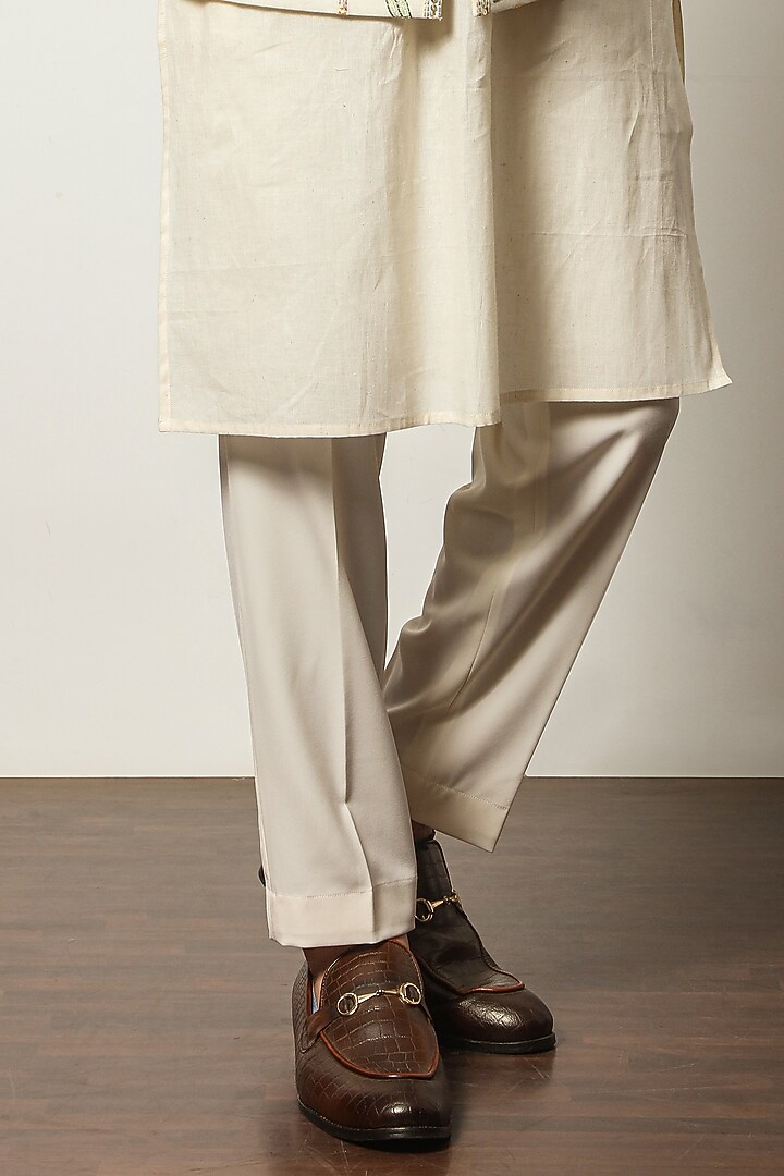 Off-White Embroidered Bundi Jacket With Kurta Set by P.S PANKAJ SONI at Pernia's Pop Up Shop