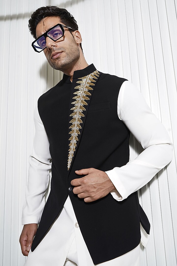 Black Bumari Antique Cutdana Hand Embellished Bundi Jacket Set by P.S PANKAJ SONI at Pernia's Pop Up Shop