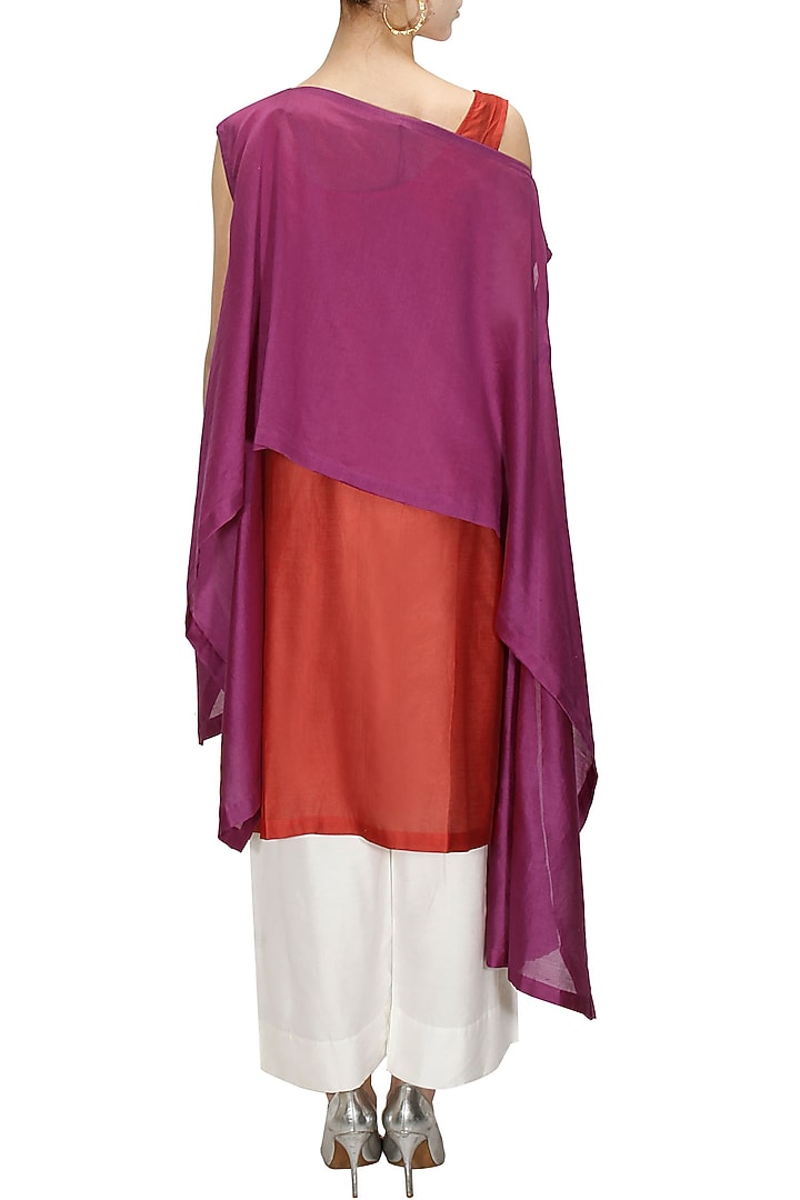 White pyjama pants available only at Pernia's Pop-Up Shop.