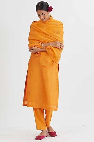 Orange Chanderi Kurta Set by Peeli Dori