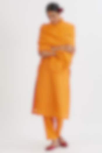 Orange Hand-Dyed Kurta Set by Peeli Dori