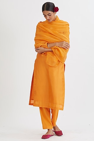 Orange Hand-Dyed Kurta Set by Peeli Dori