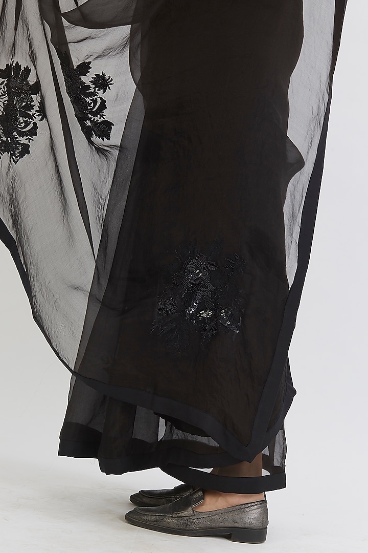 Black Silk Embroidered Party Wear Saree by Peeli Dori at Pernia's Pop Up Shop