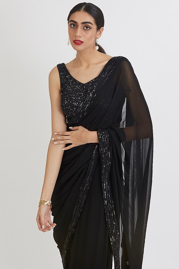 Black Sequins Embroidered Party Wear Saree Set by Peeli Dori at Pernia's Pop Up Shop