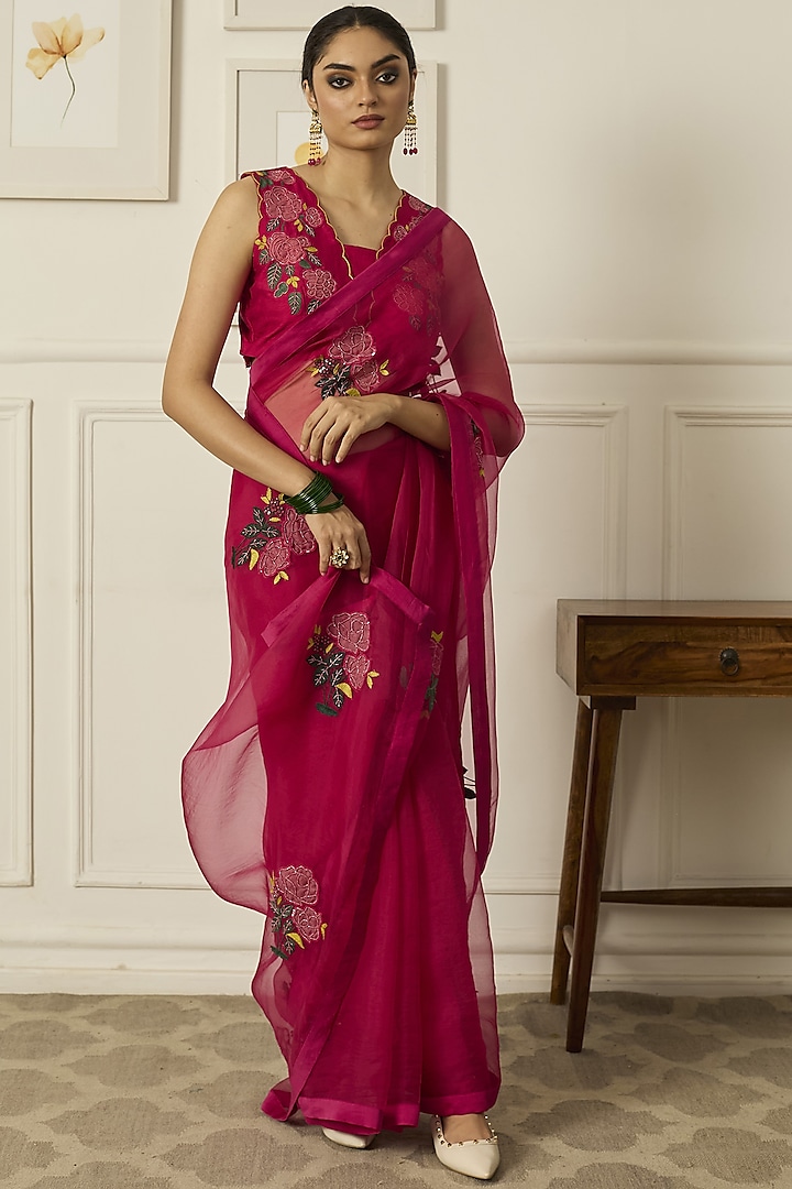 Peacock Pink Silk Organza Embroidered Saree Set by Peeli Dori at Pernia's Pop Up Shop