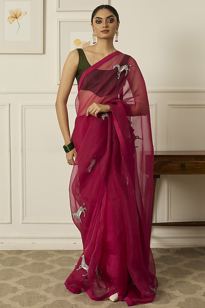 Peacock Pink Silk Organza Embroidered Saree Set by Peeli Dori at Pernia's Pop Up Shop