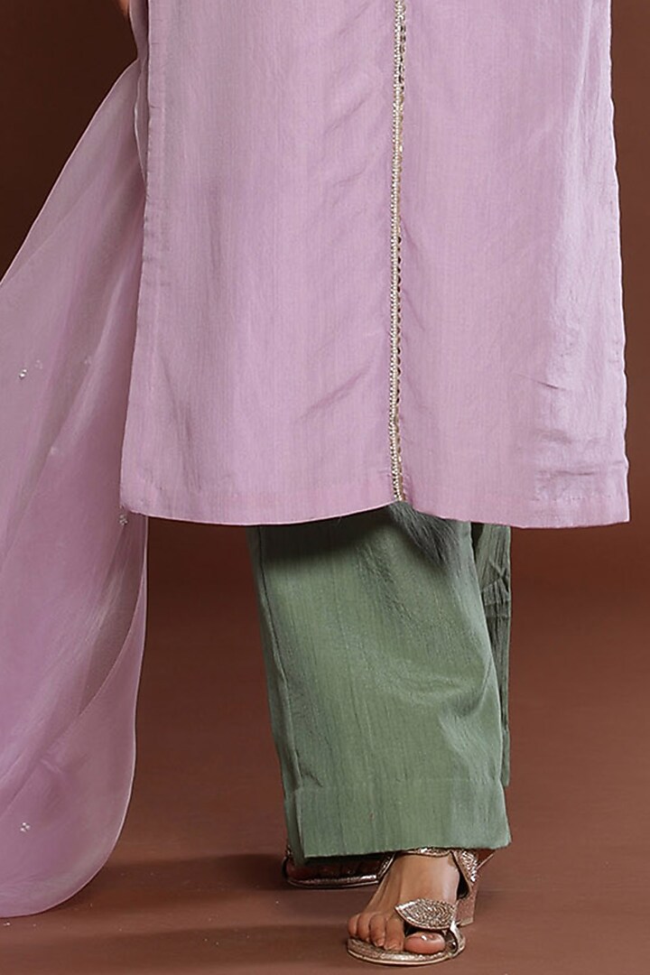 Lilac Chanderi Silk Embellished Kurta Set by Palak Khandelwal at Pernia's Pop Up Shop