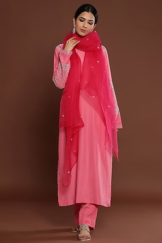 Pink Embroidered Kurta Set by Palak Khandelwal