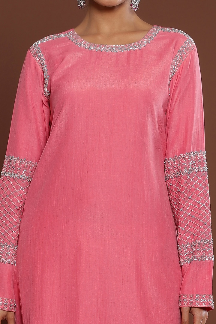 Pink Embroidered Kurta Set by Palak Khandelwal at Pernia's Pop Up Shop
