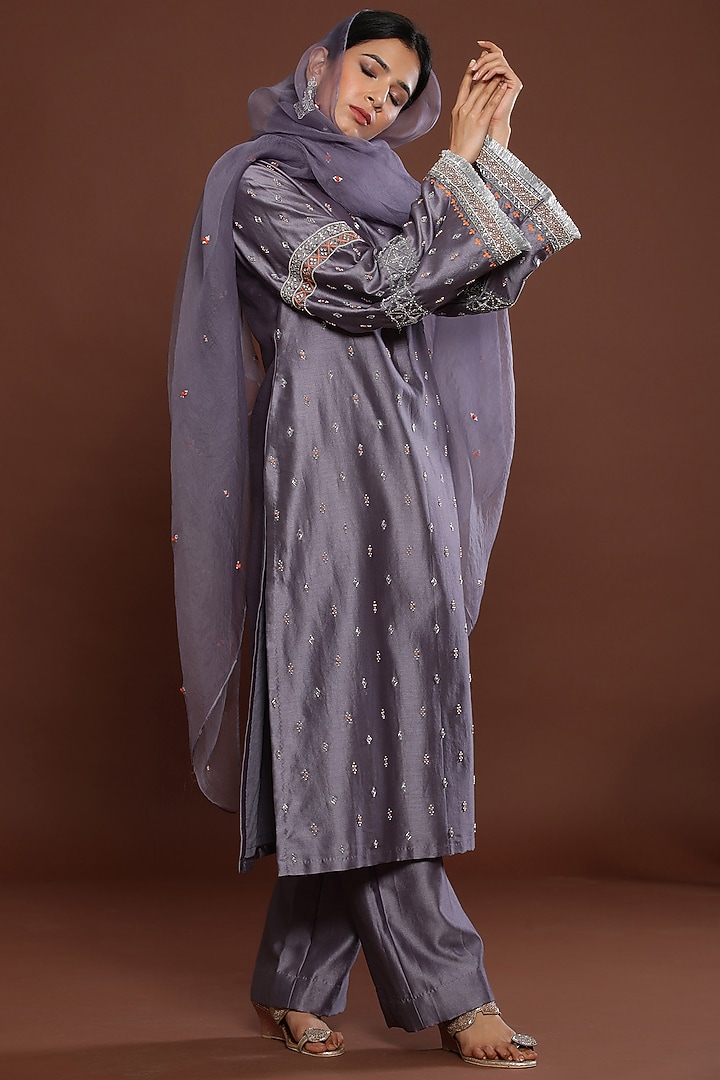 Grey Embroidered Kurta Set by Palak Khandelwal at Pernia's Pop Up Shop